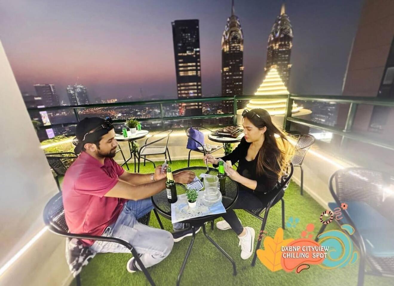 Contemporary In Barsha Heights Tecom Near Icm Metro Homestay Dubai