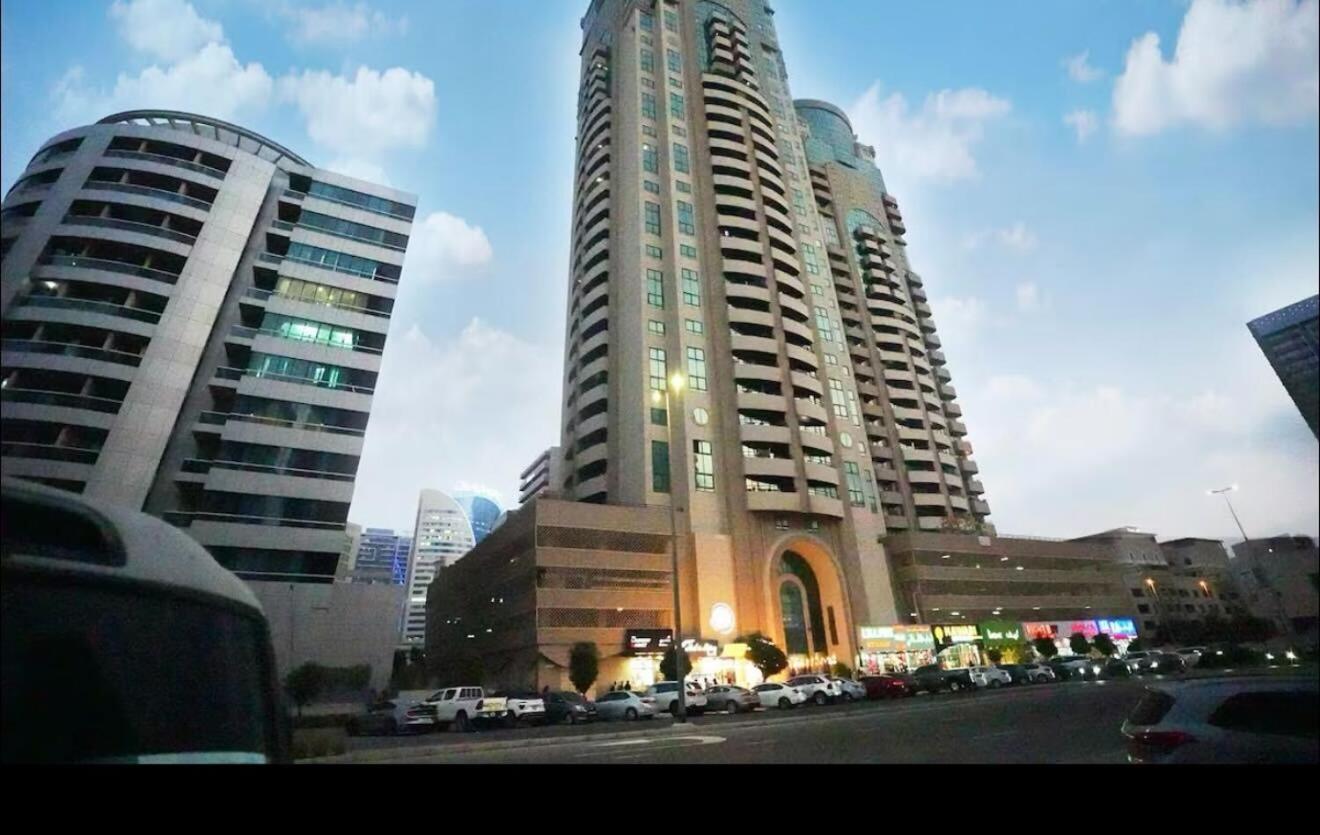 Homestay Contemporary In Barsha Heights Tecom Near Icm Metro *