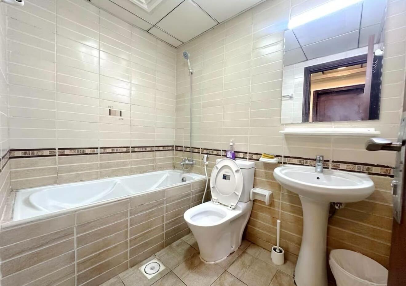 Contemporary In Barsha Heights Tecom Near Icm Metro *