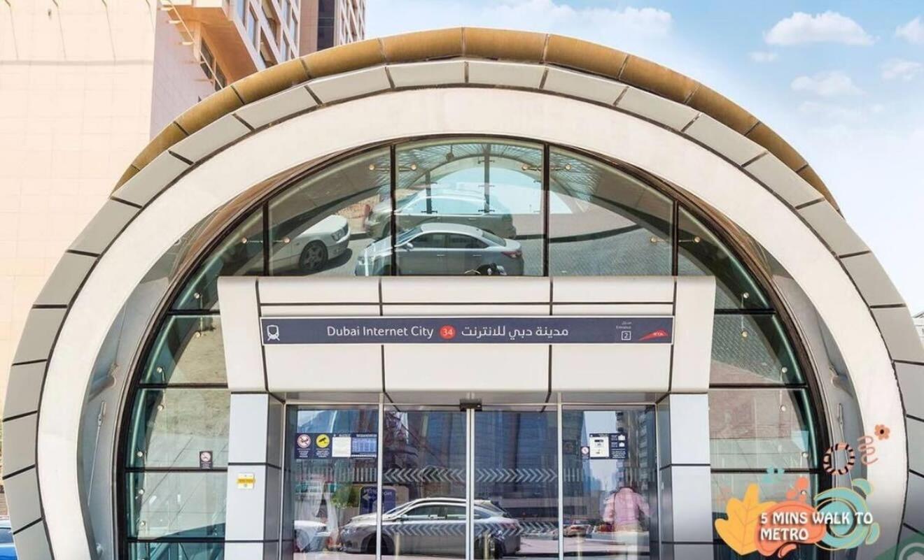 Contemporary In Barsha Heights Tecom Near Icm Metro Homestay *
